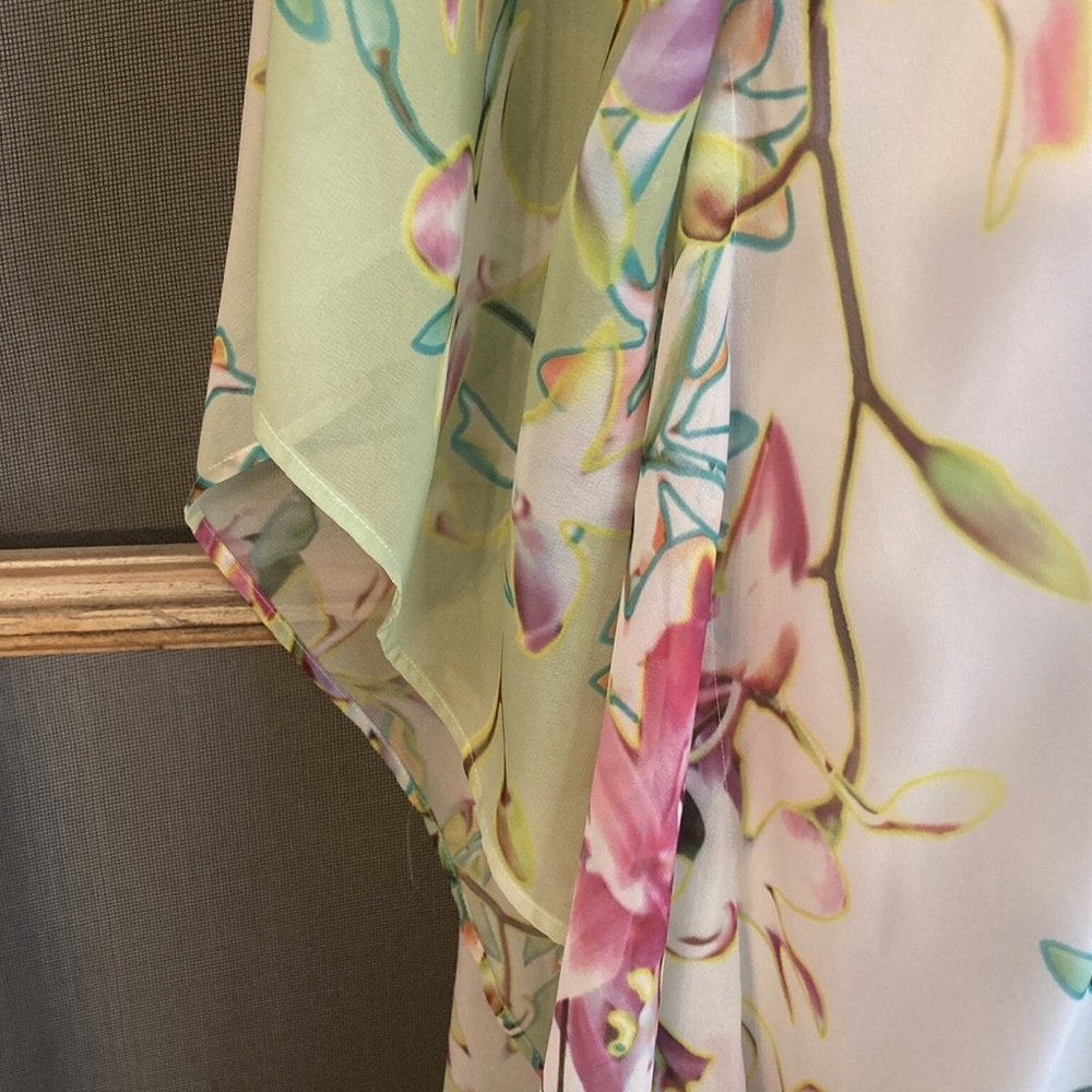 Jennifer Lopez Floral Kimono with Rhinestone Accent - Picture 7 of 10